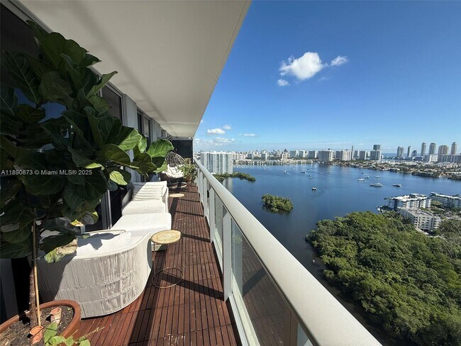 Building Photo - 16385 Biscayne Blvd