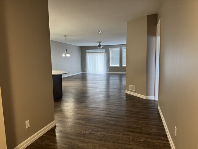 Building Photo - 11616 Willowbrook Rd