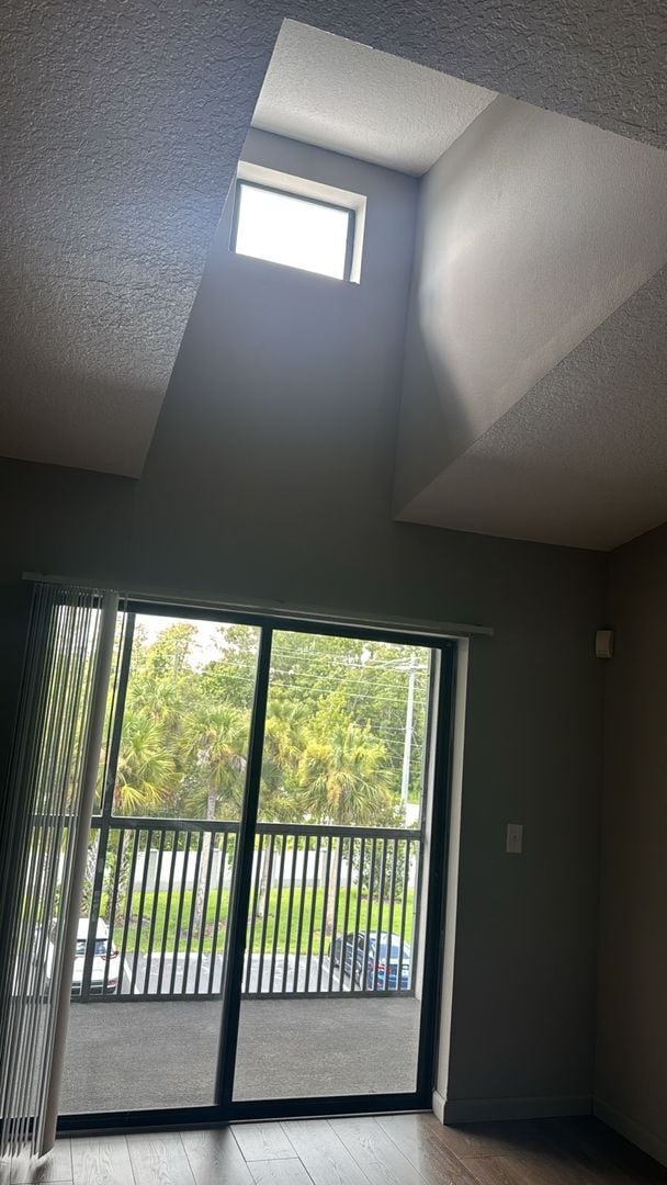 Building Photo - 1132 S Pine Ridge Cir