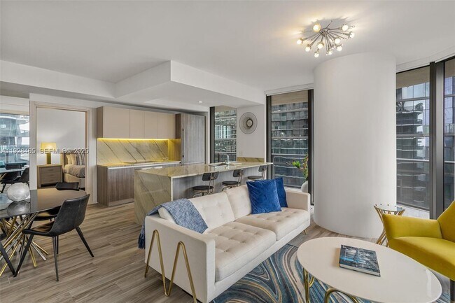 Building Photo - 801 S Miami Ave