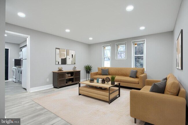 Building Photo - 3807 Fleetwood Ave