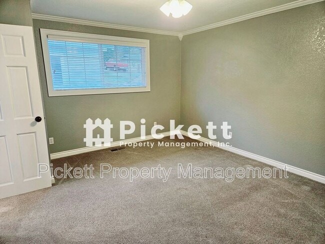 Building Photo - 9062 Tracyton Blvd NW