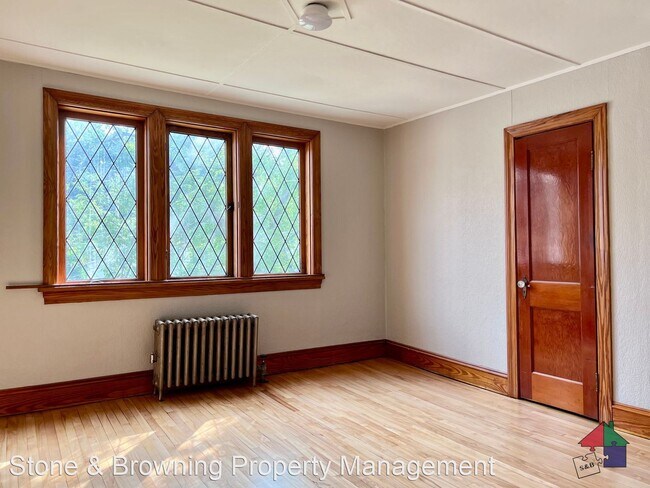 Building Photo - 3 br, 1.5 bath House - 83 South Main St.