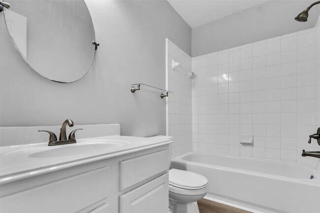 Building Photo - 46 Marble Rock Pl