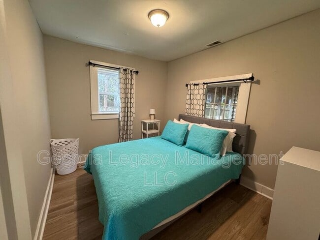 Building Photo - 275 Boulevard Heights