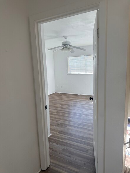 Building Photo - 3701 SW 30th Ter