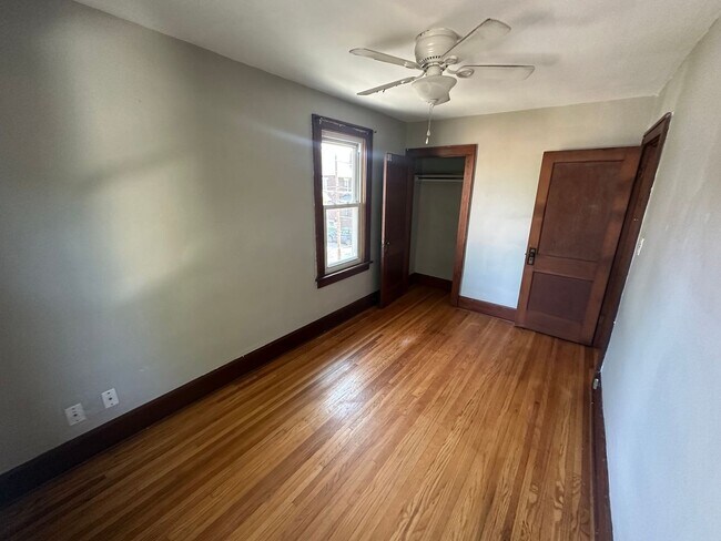 Building Photo - S Washington Ave 1041-1043 MLR