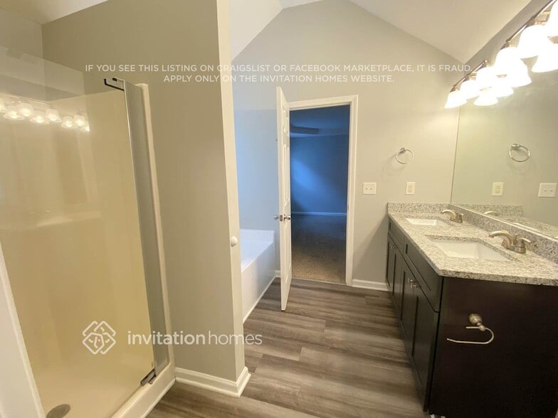 Building Photo - 725 Glade Aster Dr