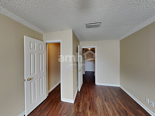 Building Photo - 2895 Majestic Oaks Ln