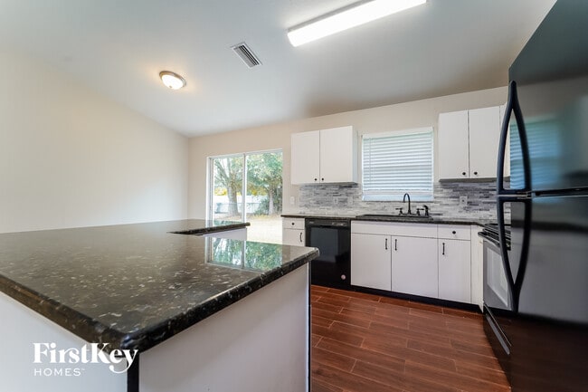 Building Photo - 3836 Candia Ave