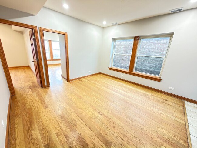 Building Photo - 5715 W Irving Park Rd