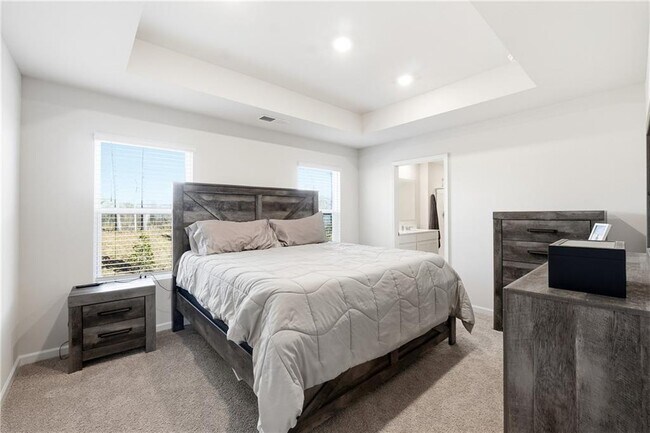 Building Photo - 265 Lauritsen Way