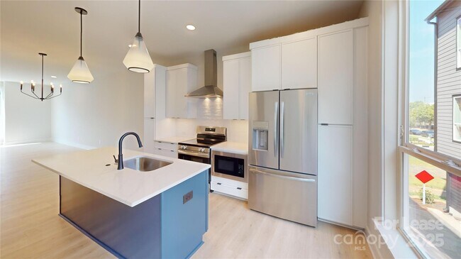 Building Photo - 409 Devender Ln