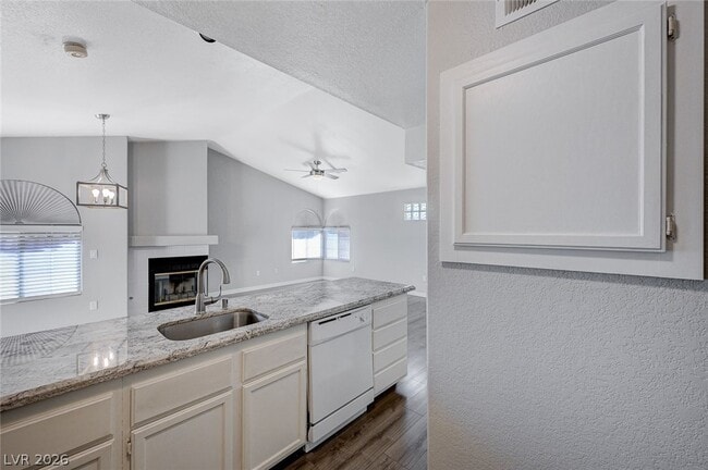 Building Photo - 2251 Wigwam Pkwy