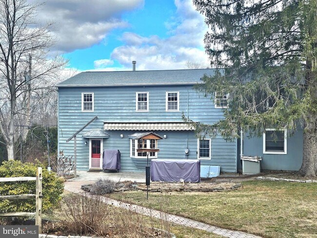 Building Photo - 242 S Sugan Rd