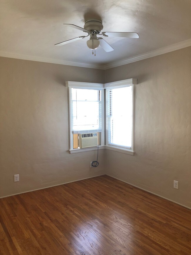 Building Photo - 316 N Bushnell Ave