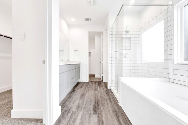 Building Photo - 153 Aurora Spgs Dr