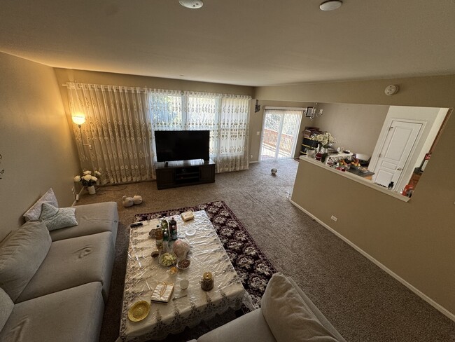 Building Photo - 207 Black Hill Dr