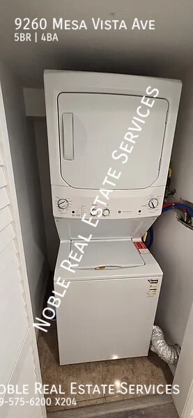 Building Photo - 9260 Mesa Vista Ave