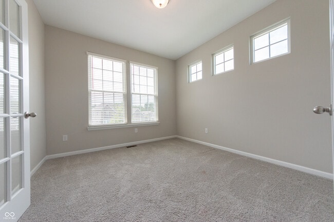 Building Photo - 7042 Pinnacle Dr