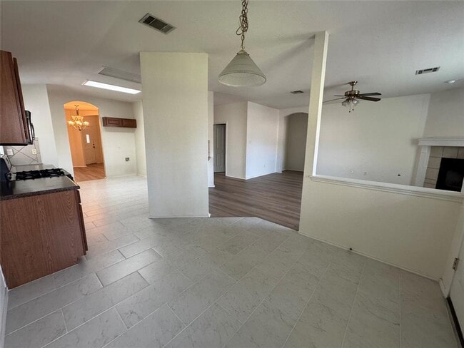Building Photo - 215 San Felipe Dr