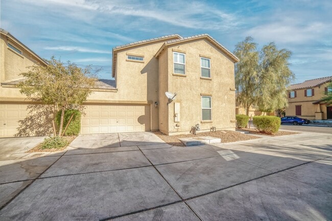 Building Photo - 4-BEDROOM / 3-BATH 2-STORY LOVELY HOME WITHIN GATED COMMUNITY CLOSE TO NELLIS AIR FORCE BASE!