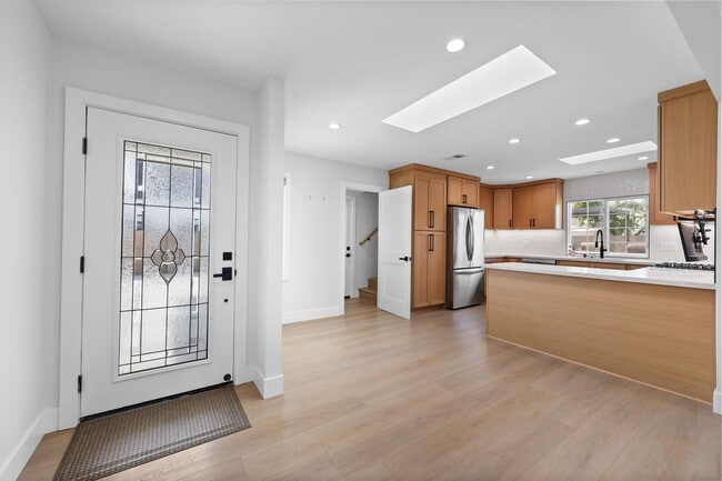 Building Photo - Modern Indoor / Outdoor Living with Resort-Style Yard & Bonus Suite