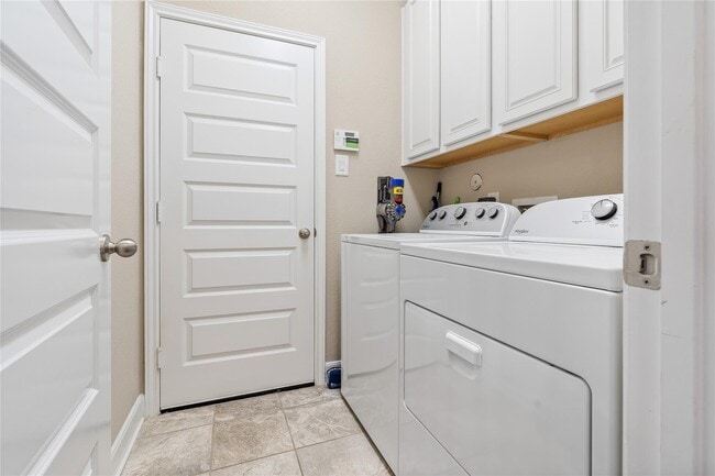 Building Photo - 1853 Commons Hill Ln