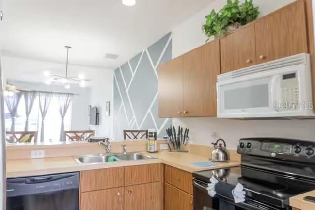 Building Photo - 1139 S Beach Cir