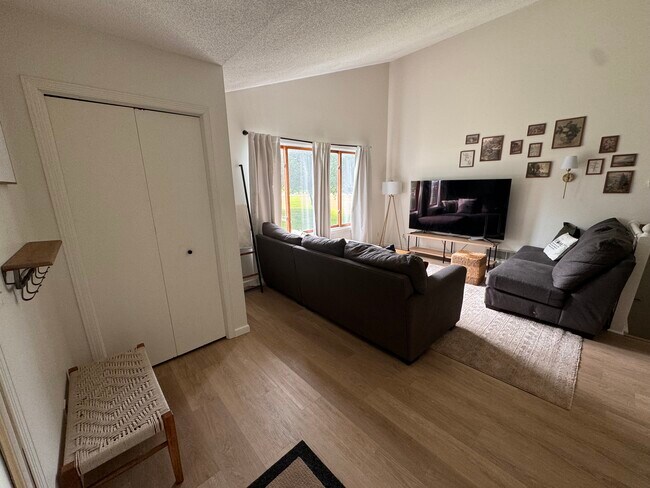 Living room with shoe closet - 15331 95th Ave N