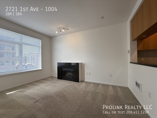 Building Photo - 2721 1st Ave