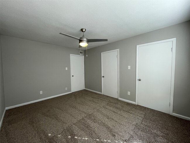 Building Photo - 9075 Gaylord Dr
