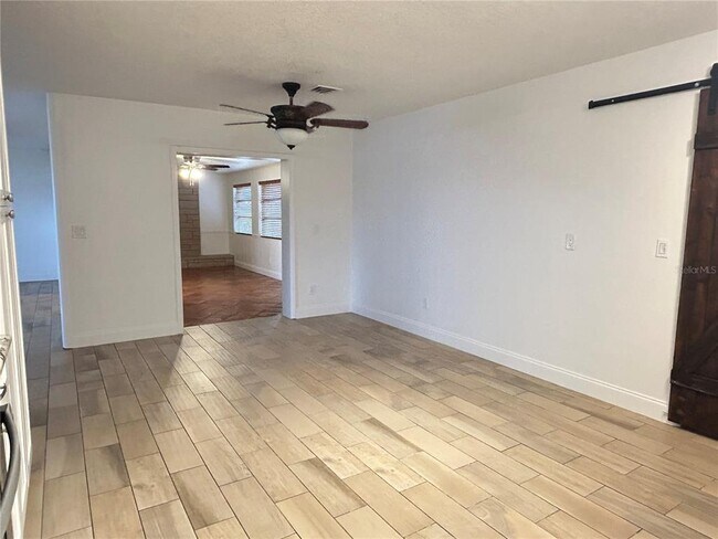 Building Photo - 1241 N Lake Elbert Dr NE