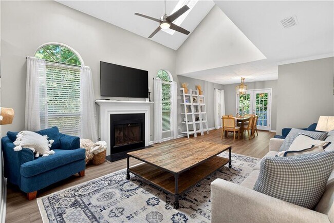 Building Photo - 5035 N Bridges Dr