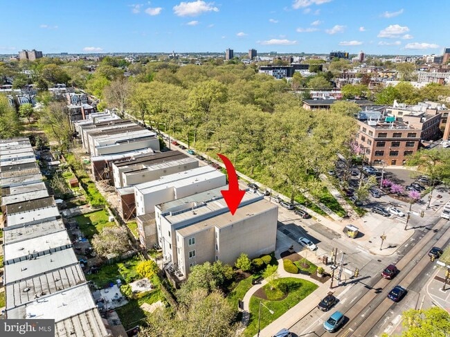 Building Photo - 1256 S 45th St