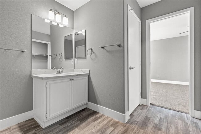 Building Photo - Fabulous Home!