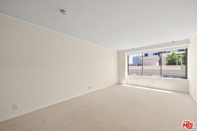 Building Photo - 10724 Wilshire Blvd