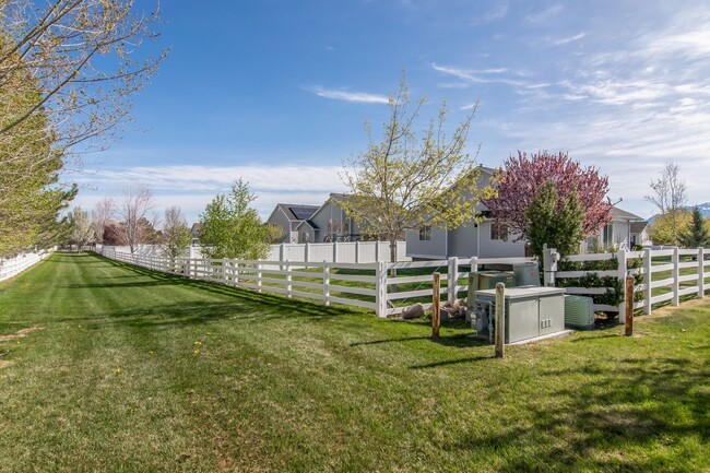 Building Photo - 5 Bedroom Home in Herriman; 2700 sq ft; $2...