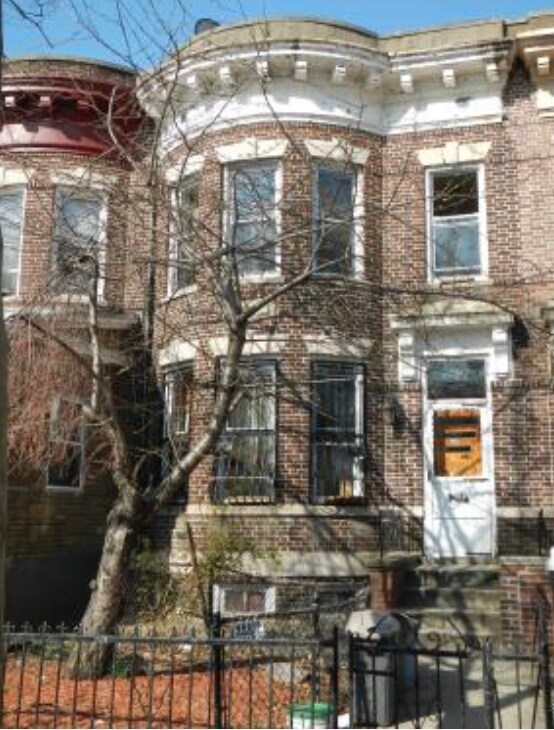 Building Photo - 150 E 32nd St