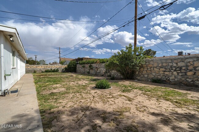 Building Photo - 9632 Gairloch Dr