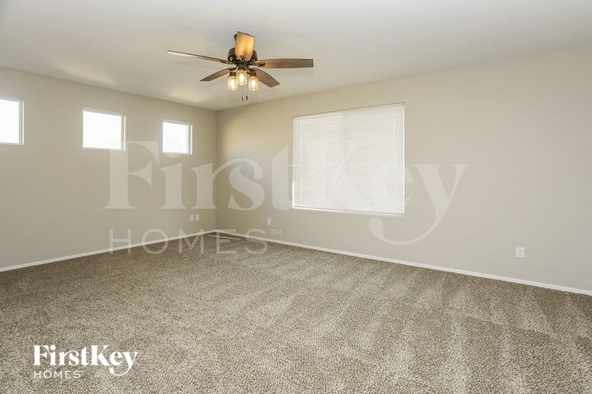 Building Photo - 4056 Little Bay Ave