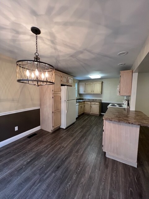 Building Photo - 39 Forest Ave