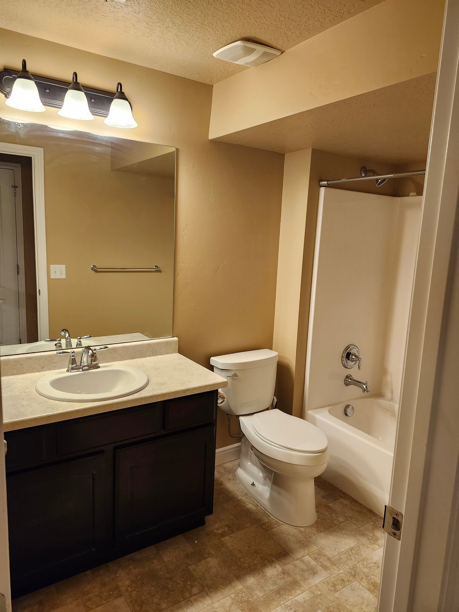 Building Photo - 3811 N Prairie Grass Dr