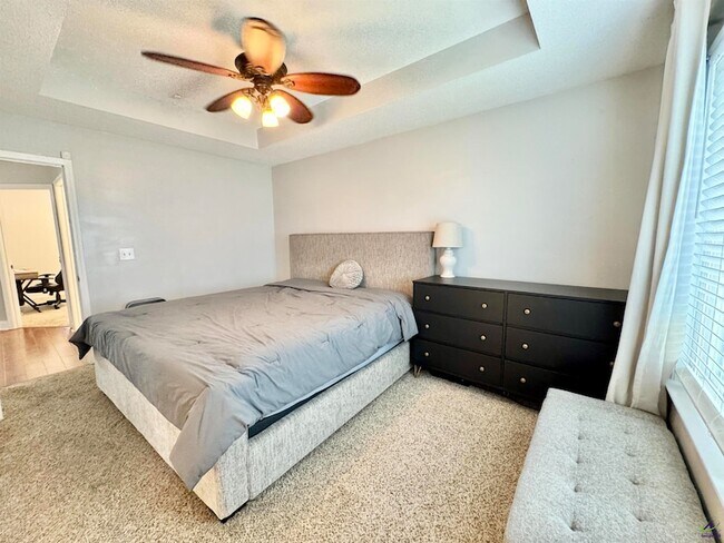 Building Photo - 508 Covington Cove
