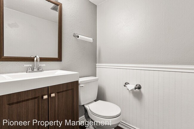 Building Photo - 2 br, 2.5 bath House - 8901 Field St. #76