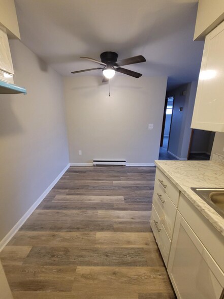 Building Photo - 1101 W Maple St NW