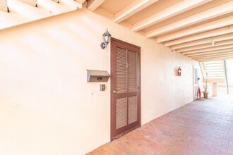 Building Photo - Convenient To Downtown Brevard