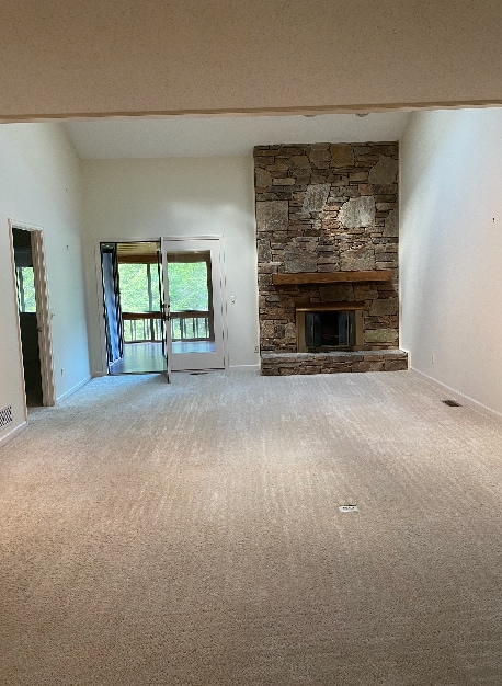 Building Photo - 3 bedroom 3 bathroom Condo in The Oaks
