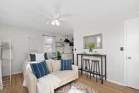 Building Photo - 1465 Highpoint Ave