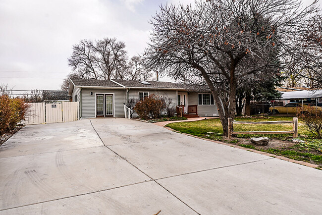 Building Photo - 188 Rosalie Dr